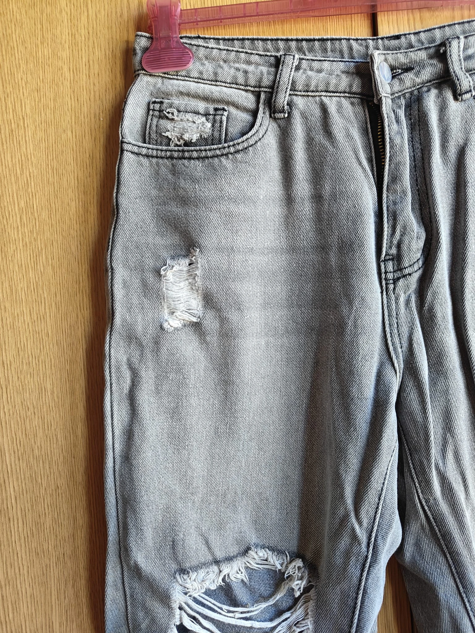 Grey jeans with various rips – photo 3